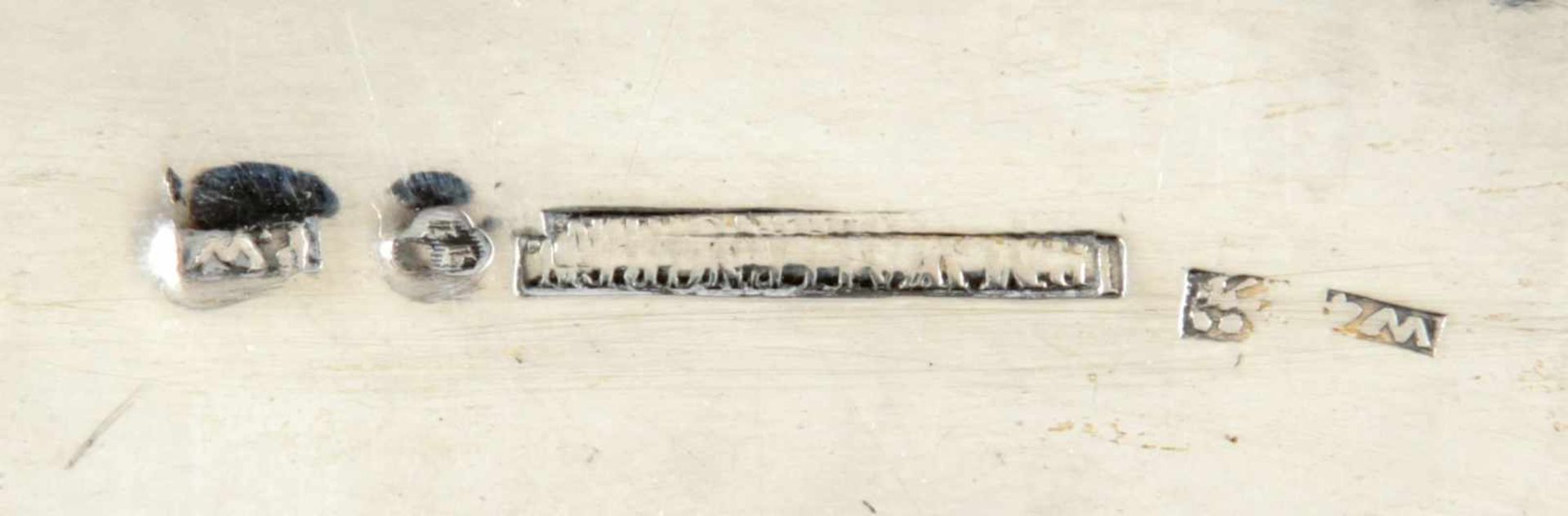 Biedermeier-Tafelaufsatz830er Silber, Schweden, um 1840 Godronierter quadratischer Fuß m. - Image 2 of 2