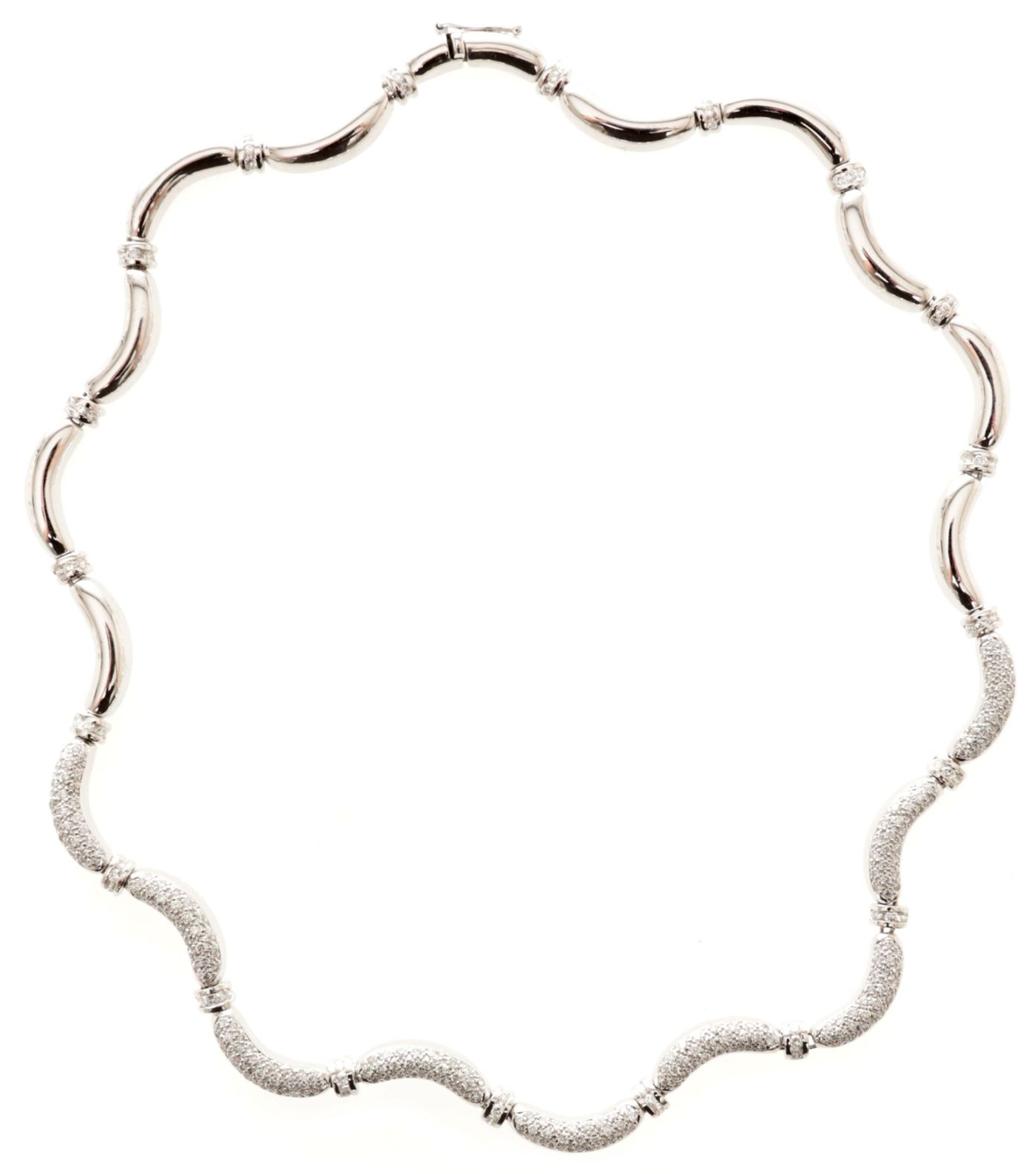 Collier750/-WG, 21.Jh. Modernes Collier in wellenförmigen Elementen gearbeitet u. schauseitig m.