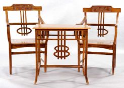 Paar Armlehnstühle m. TischWohl Nussbaum, Südostasien, um 1900 Auf Vierkantbeinen m.
