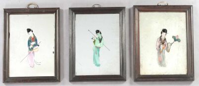 3 DamenportraitsGlas, China, um 1900 Sog. "Meirenhua" (Bildnisse von Schönheiten).- In polychr.