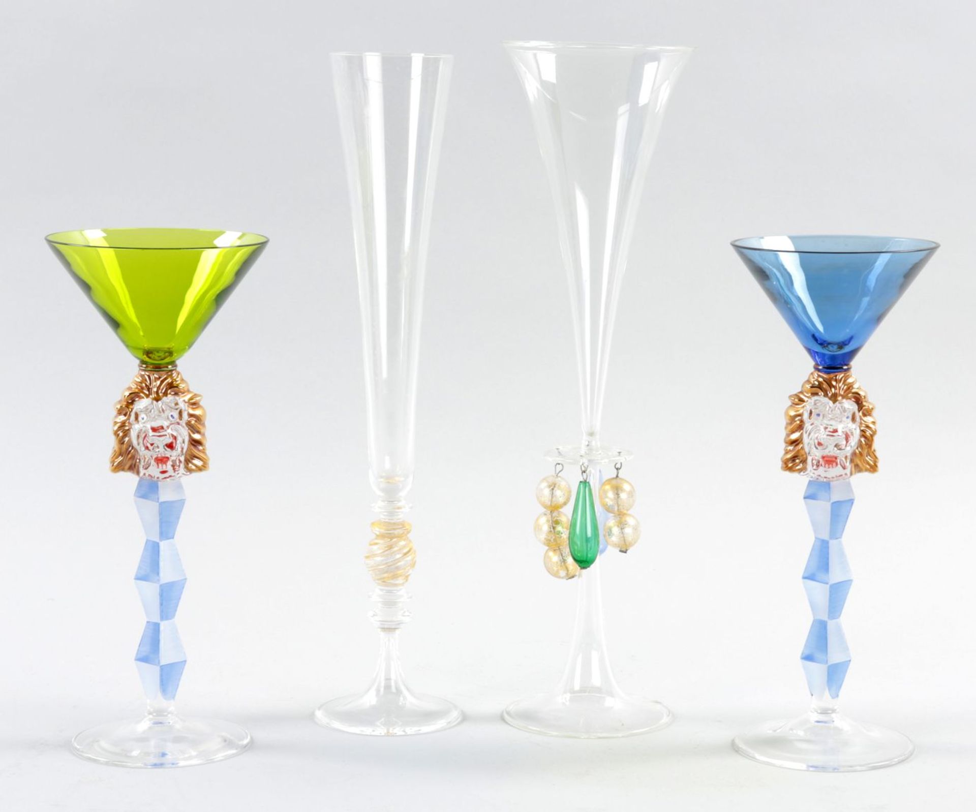 4 Künstler-GläserKristallglas, u.a. Matteo Thun (Italien), 1980/90er Jahre 1 Sektkelch aus der Serie