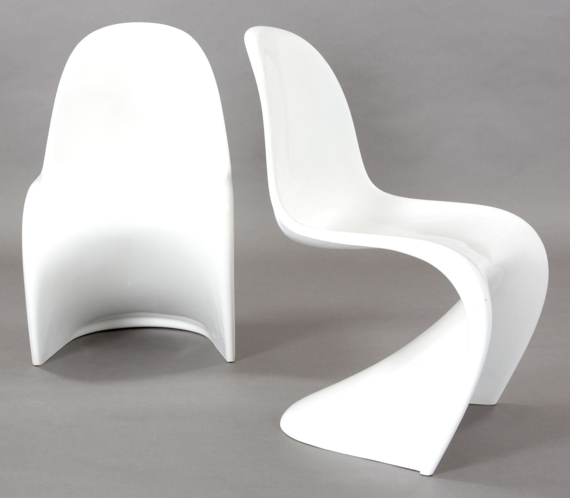 6 Panton-ChairsPolyurethan-Hartschaum, Vitra/Schweiz, 1968-70 Weiß lackierte Freischwinger aus