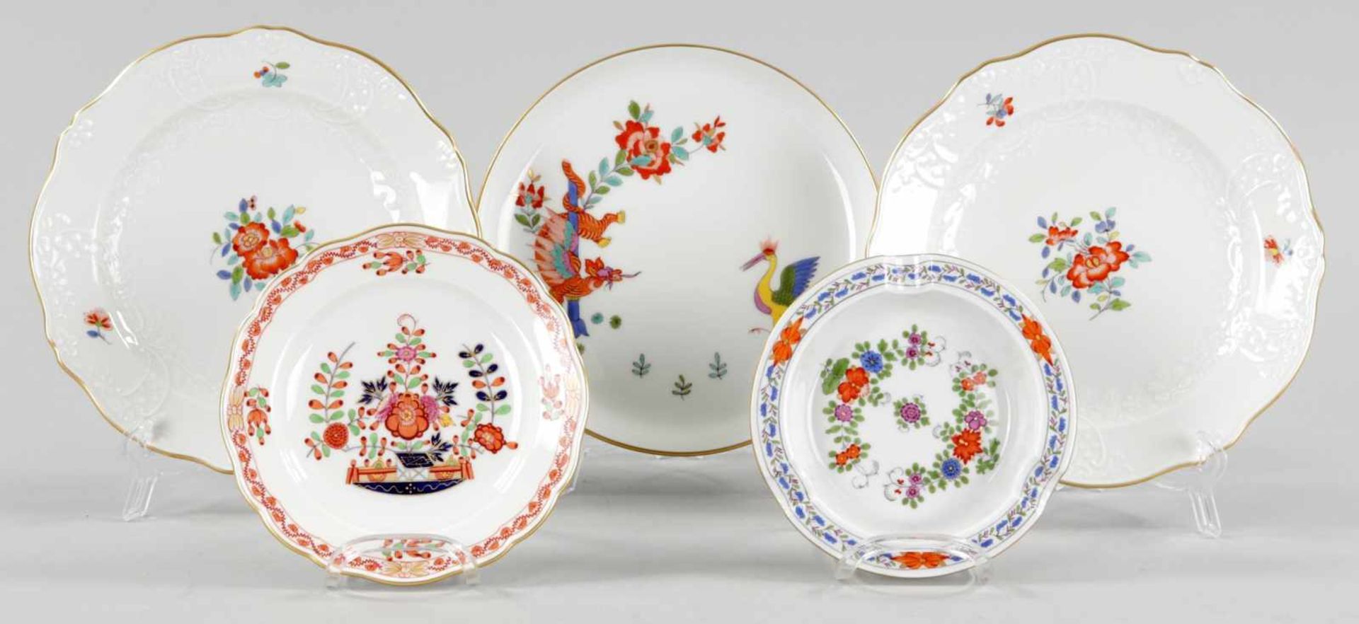 KonvolutPorzellan, Meissen, 20.Jh. In variier. Ausführungen, u.a. "Neuer Ausschnitt" u. variier.