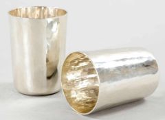 Paar Becher925er Silber, Tiffany & Co., um 1907 Auf glattem Boden die leicht konische Zylinderform