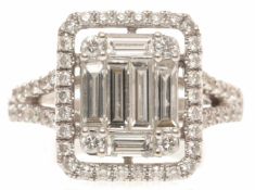 Diamant-Ring750/-WG, 21.Jh. Rechteckiger Ringkopf ausgefasst m. Diamant-Baguettes u. Brillanten,