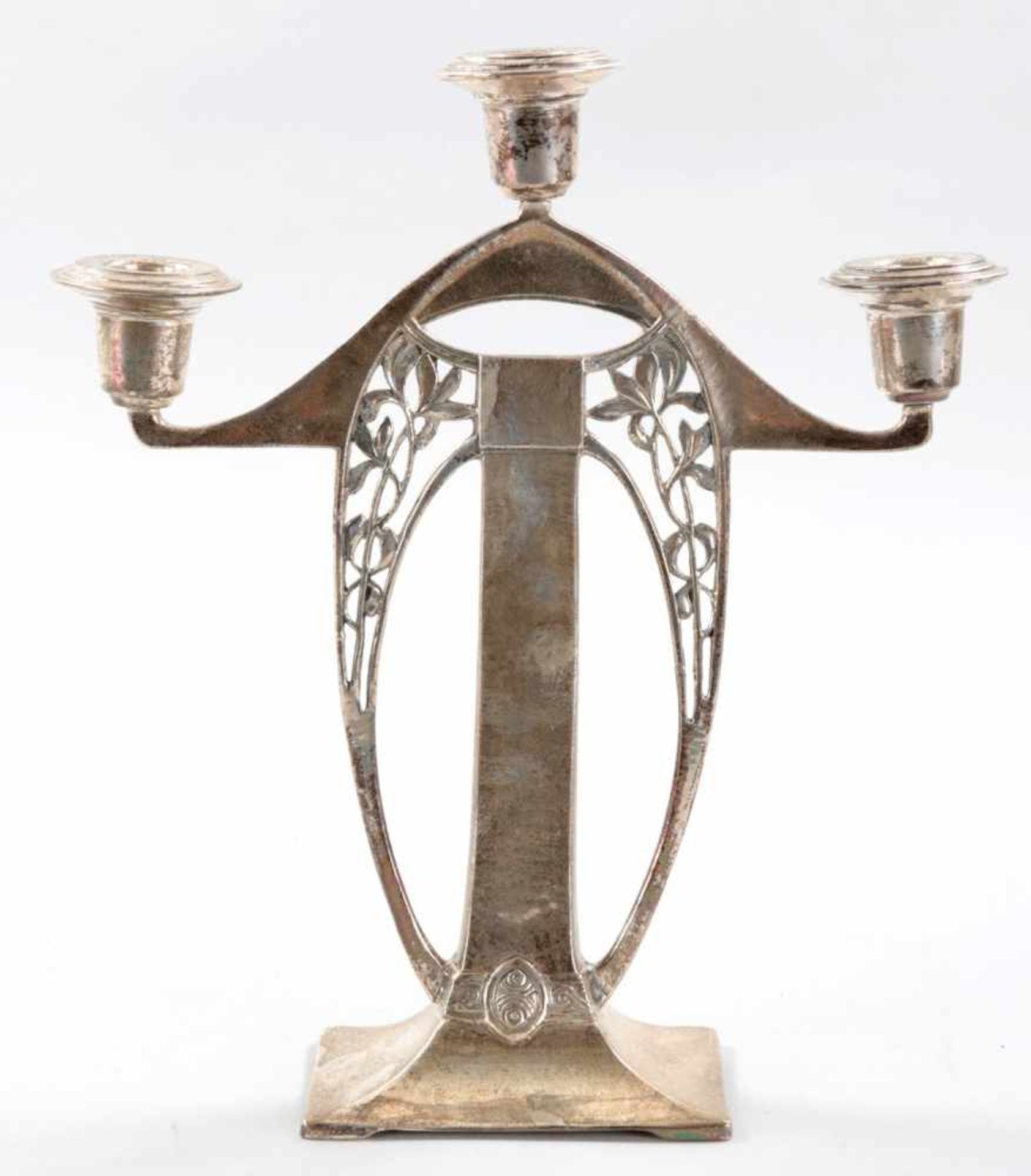 Jugendstil-LeuchterSterling Silber, wohl USA, spätes 20.Jh. Auf rechteckigem Stand der 3-flammige