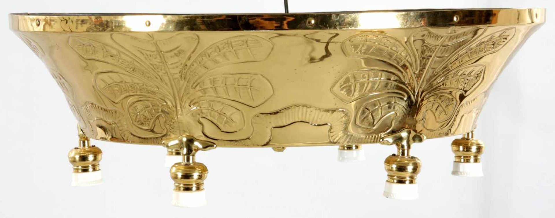 DeckenlampeMessing, 1920er Jahre 6-flg. elektr. Durchbruchkorpus m. 6 Keramikfassungen u.