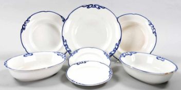 Jugendstil-KonvolutSteingut, Villeroy & Boch (Dresden), um 1900/Anf. 20.Jh. Dekor "Blaue Olga".