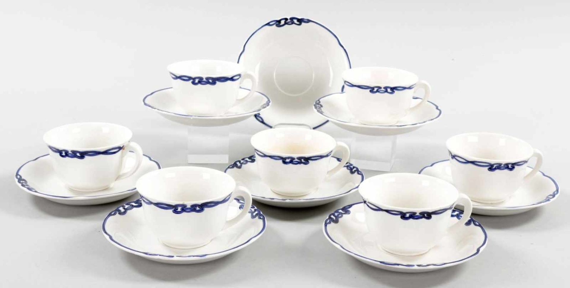 7 Jugendstil-TeetassenSteingut, Villeroy & Boch (Dresden), um 1900/Anf. 20.Jh. Dekor "Blaue Olga".