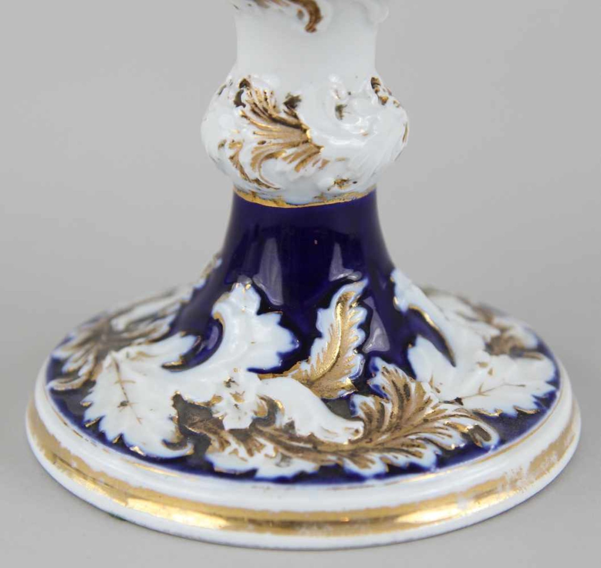 Meissen - Aufsatzschale Porzellan partiell blau fondiert, farbig bemalt und vergoldet, passig - Image 3 of 4