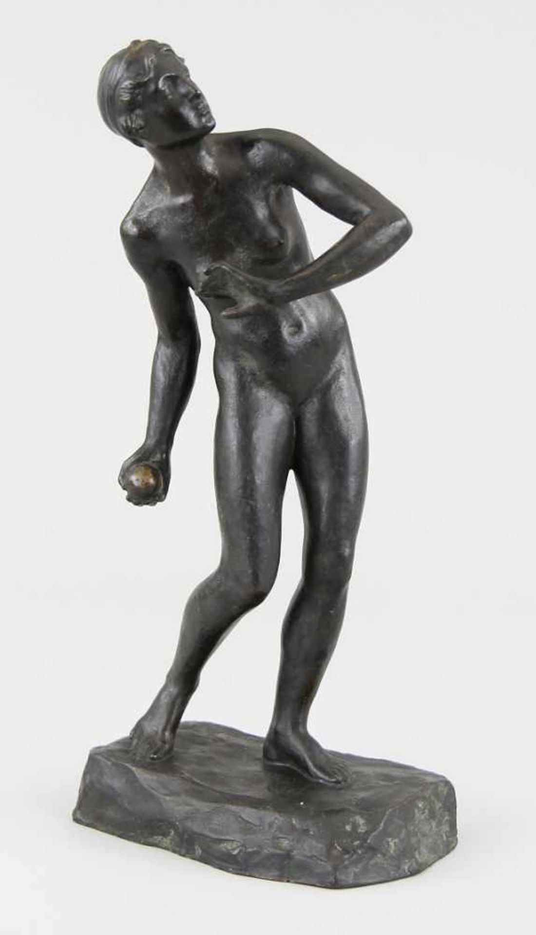 Bäumler, Georg (Kitzingen 1871 - 1934) Figur "Kugelspielerin", Bronze gegossen und dunkelbraun