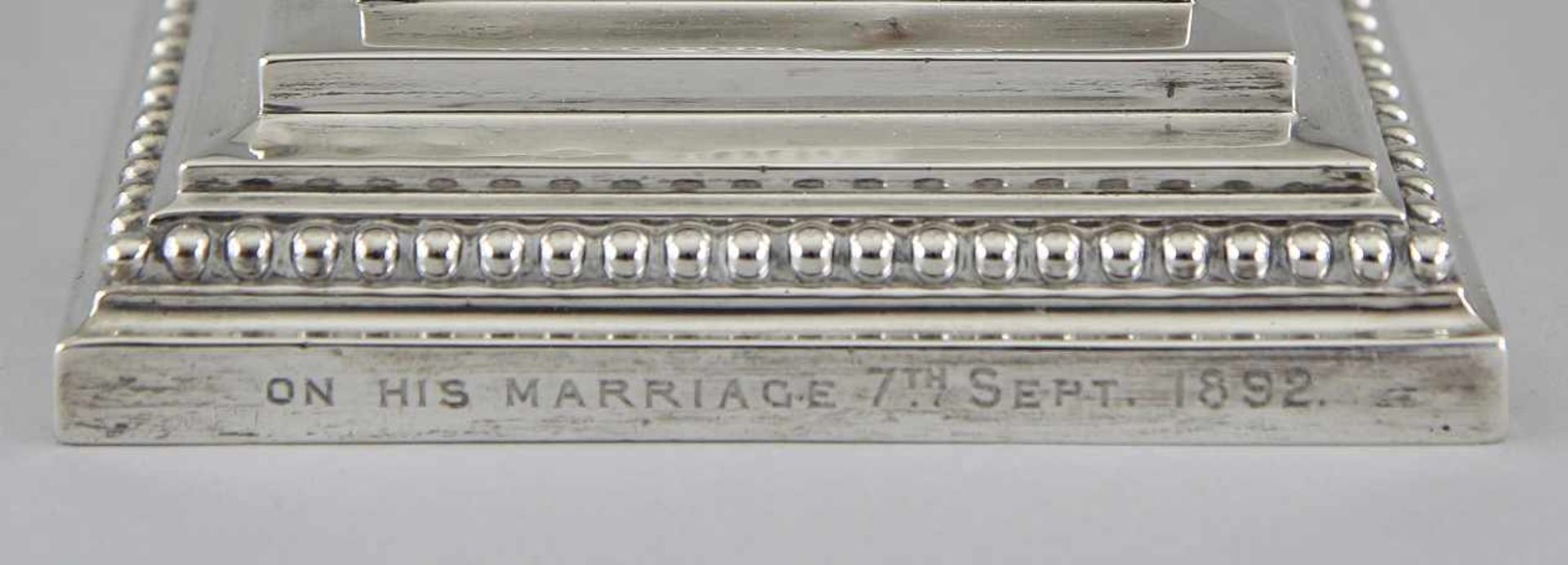 Paar Silberleuchter Jeweils Silber 925 geprägt, jeweils korinthische Säule auf quadratischem, - Image 4 of 8