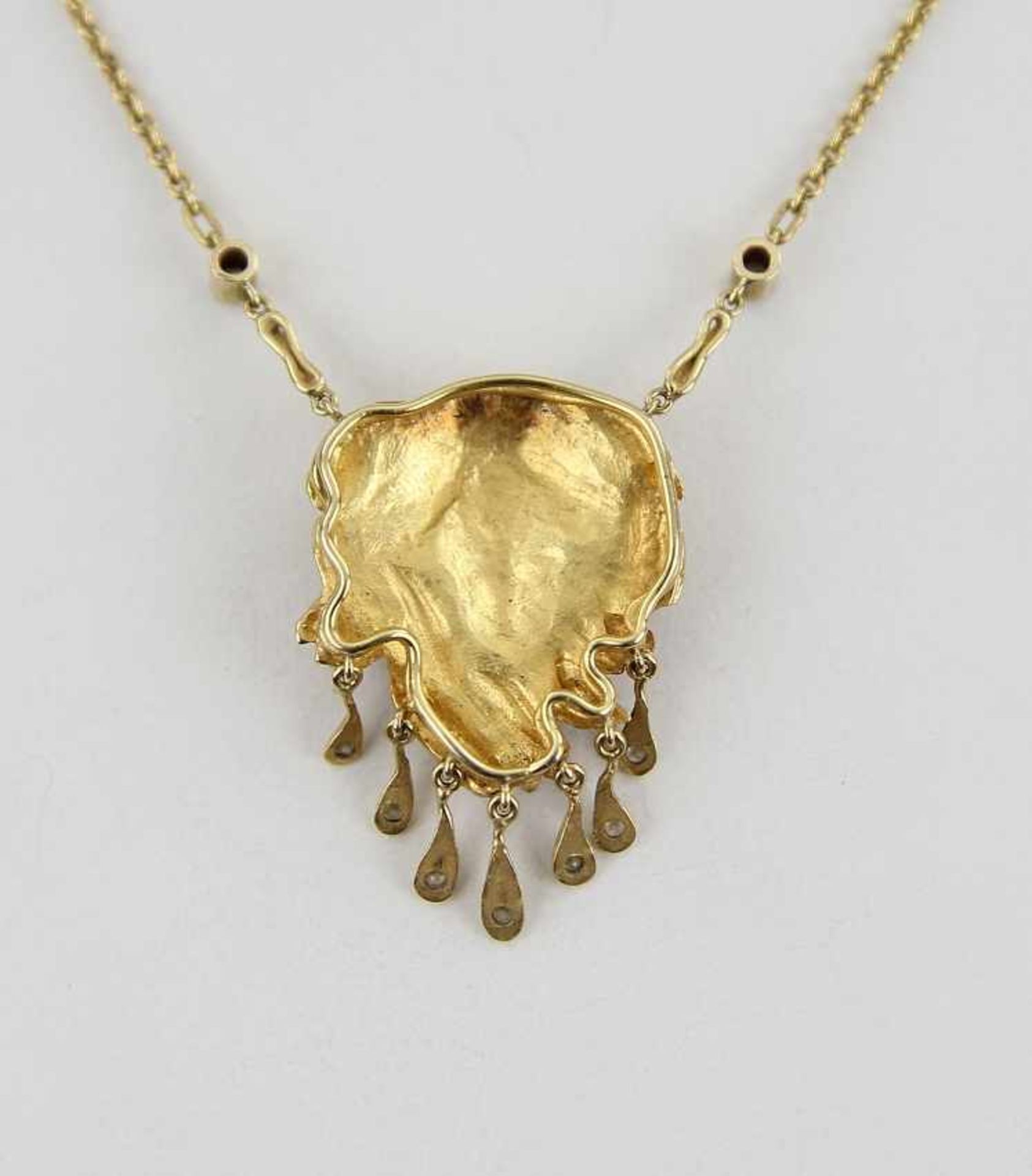 Jugendstil - Collier "Frauenkopf" Gelbgold 18kt., feine Ankerkette mit Hakenverschluss, eingehängtes - Bild 2 aus 2