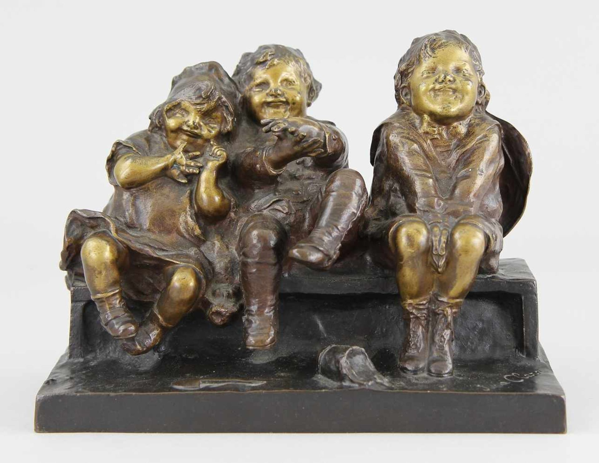Clara i Ayats, Juan (Olot 1875 - 1958) Bronze dunkelbraun und goldfarben patiniert, drei lachende