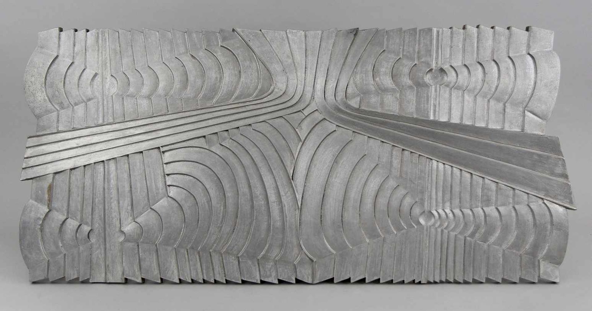 Buschmann, Bruno (*1928 Verl, lebt in Oerlinghausen) Wandplastik "Zusammenführung", Aluminium