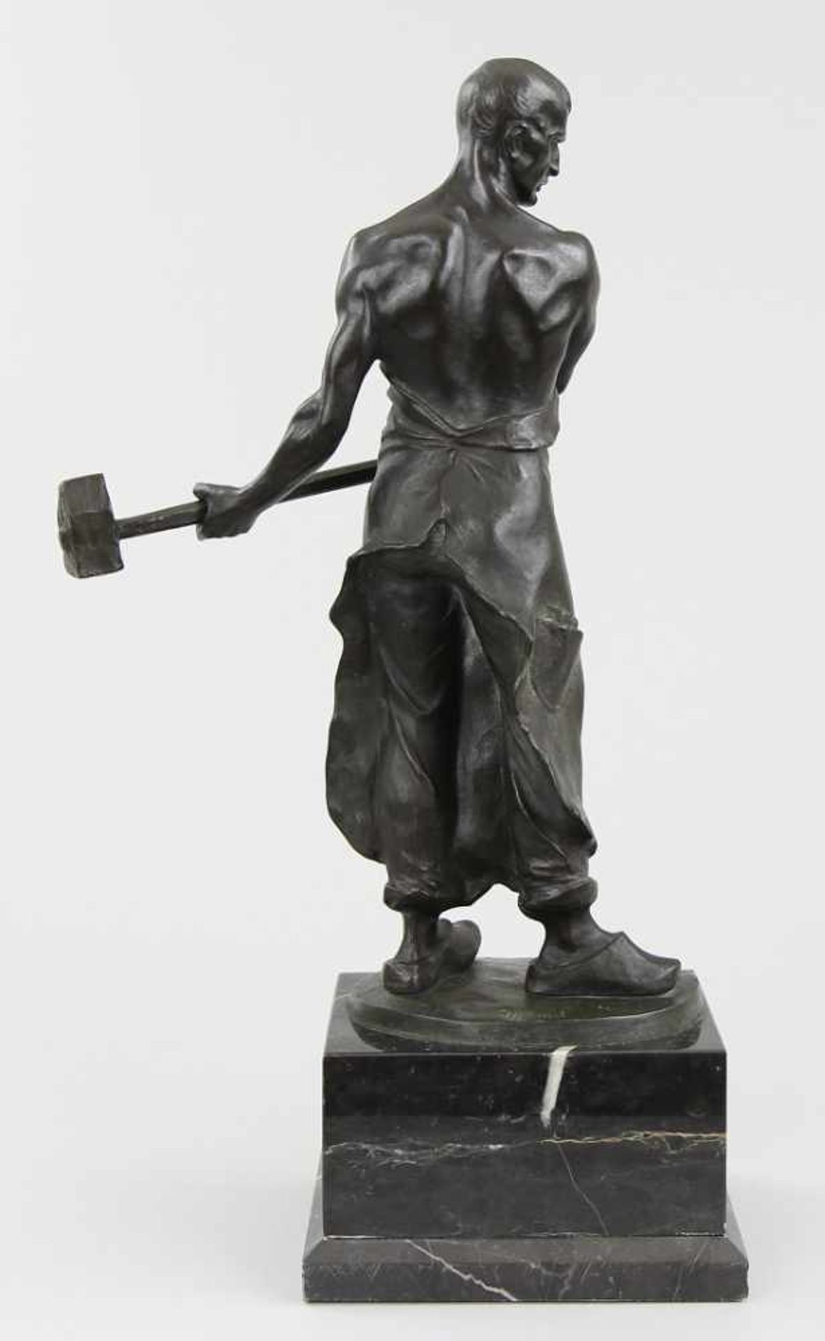 Iffland, Franz (Berlin 1862 - 1935 Berlin) Figur "Schmied", Bronze gegossen und dunkel patiniert, - Image 2 of 4