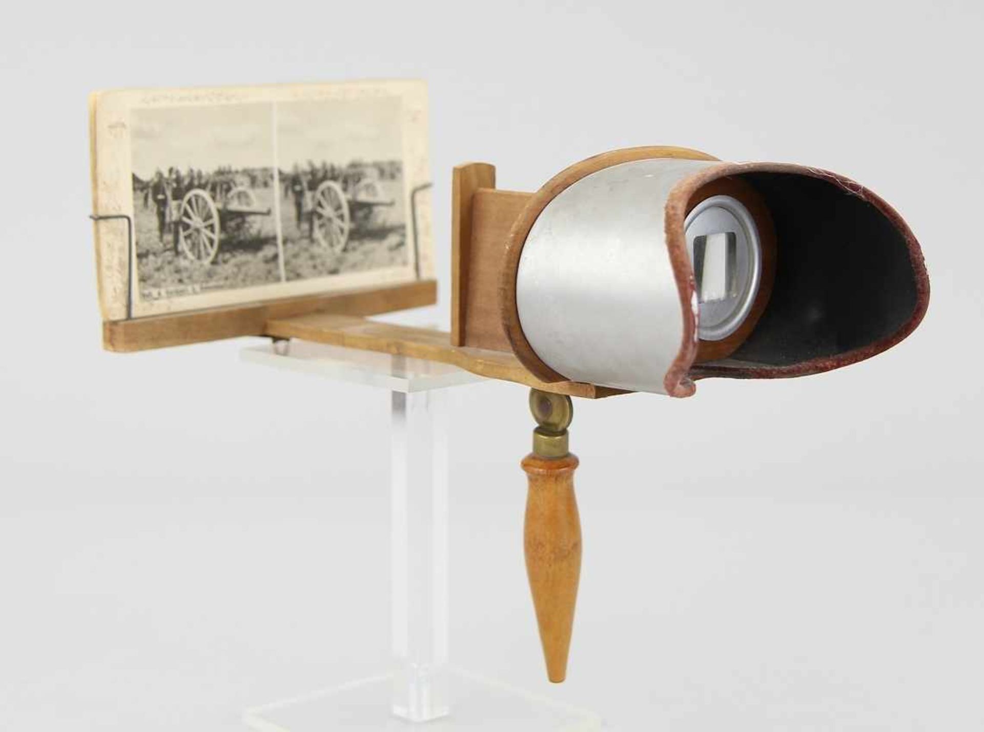 Konvolut von vier Stereobetrachtern Jeweils Handgeräte, dabei zwei "Holmes - Systeme", ein Kasten - Bild 2 aus 6