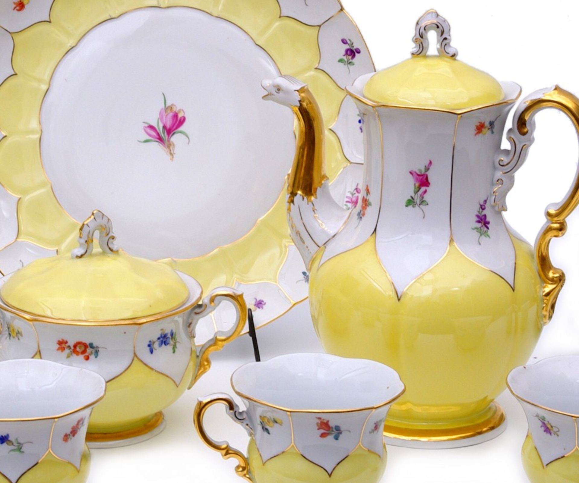 A luxury Meissen coffee service (B-Form) - Image 3 of 3