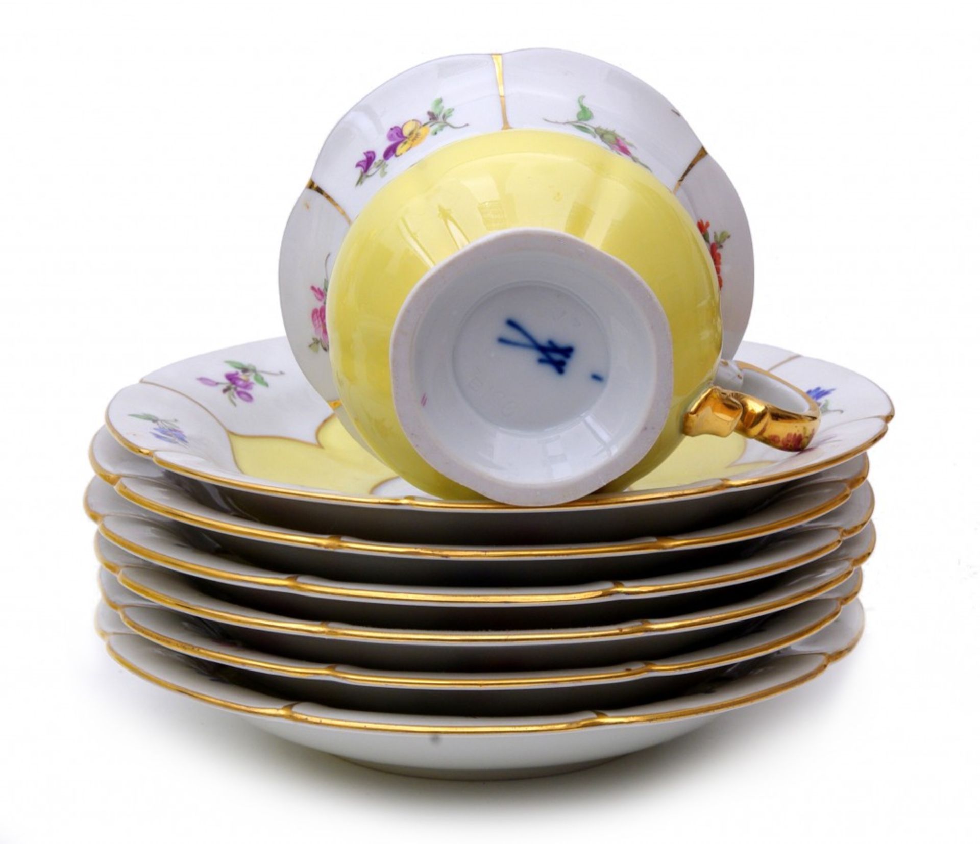 A luxury Meissen coffee service (B-Form) - Image 2 of 3