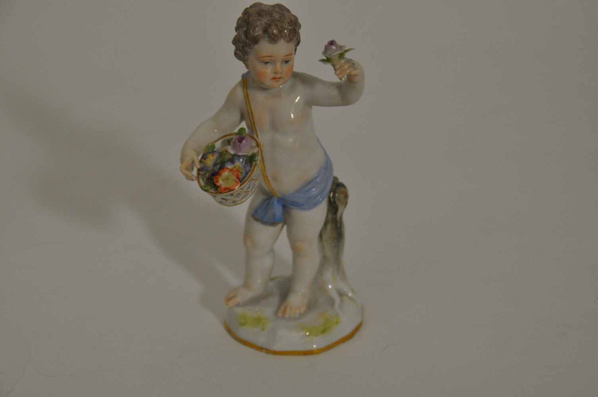 Meissen Figur,allegorische Darstellung "Der Frühling", blaue Schwertermarke Meissen, Höhe 14 cm,