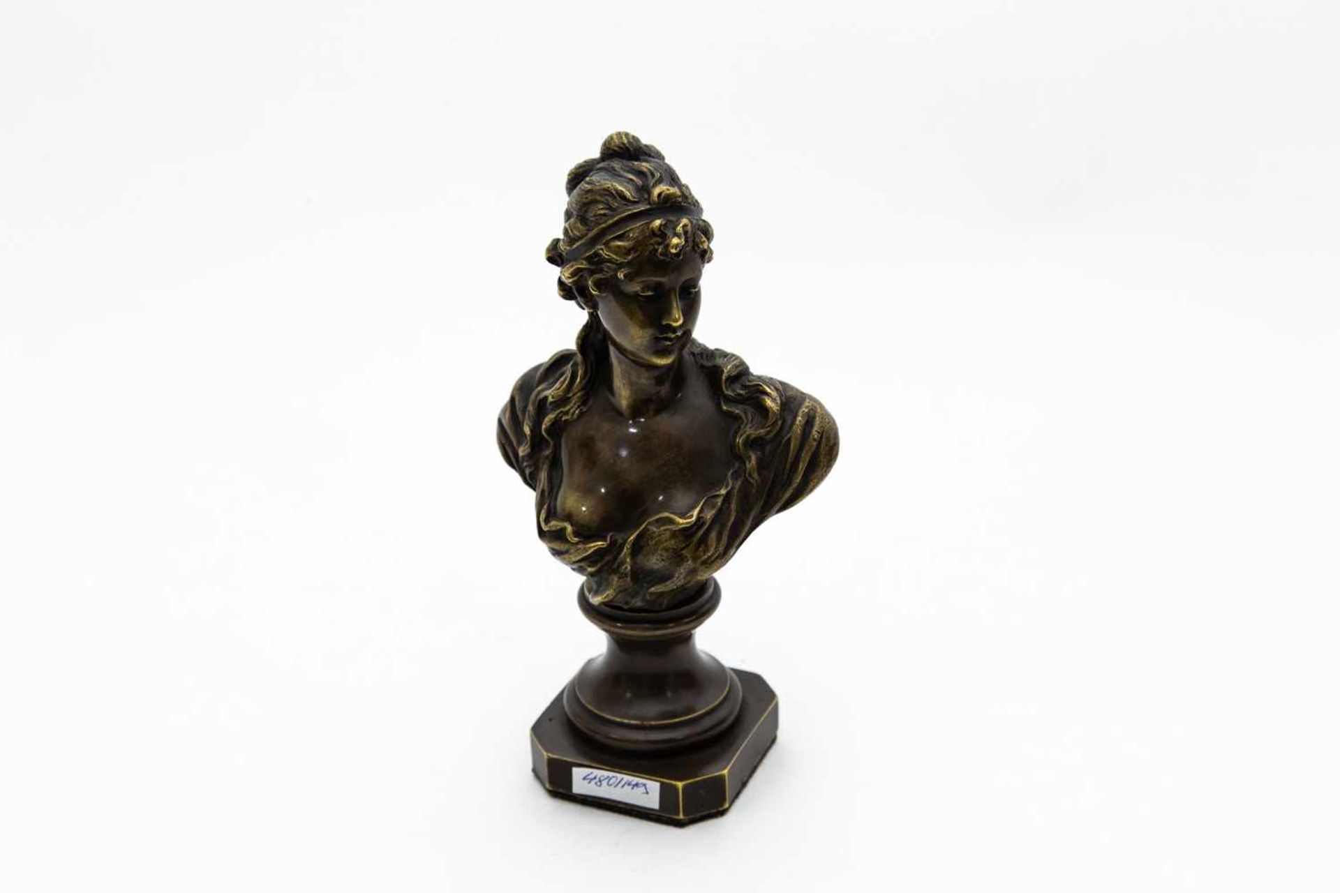 Brömel, Eugen (1858 - 1932)Büste der Königin Luise, Bronze, Höhe 16 cm, rückseitig signiert und