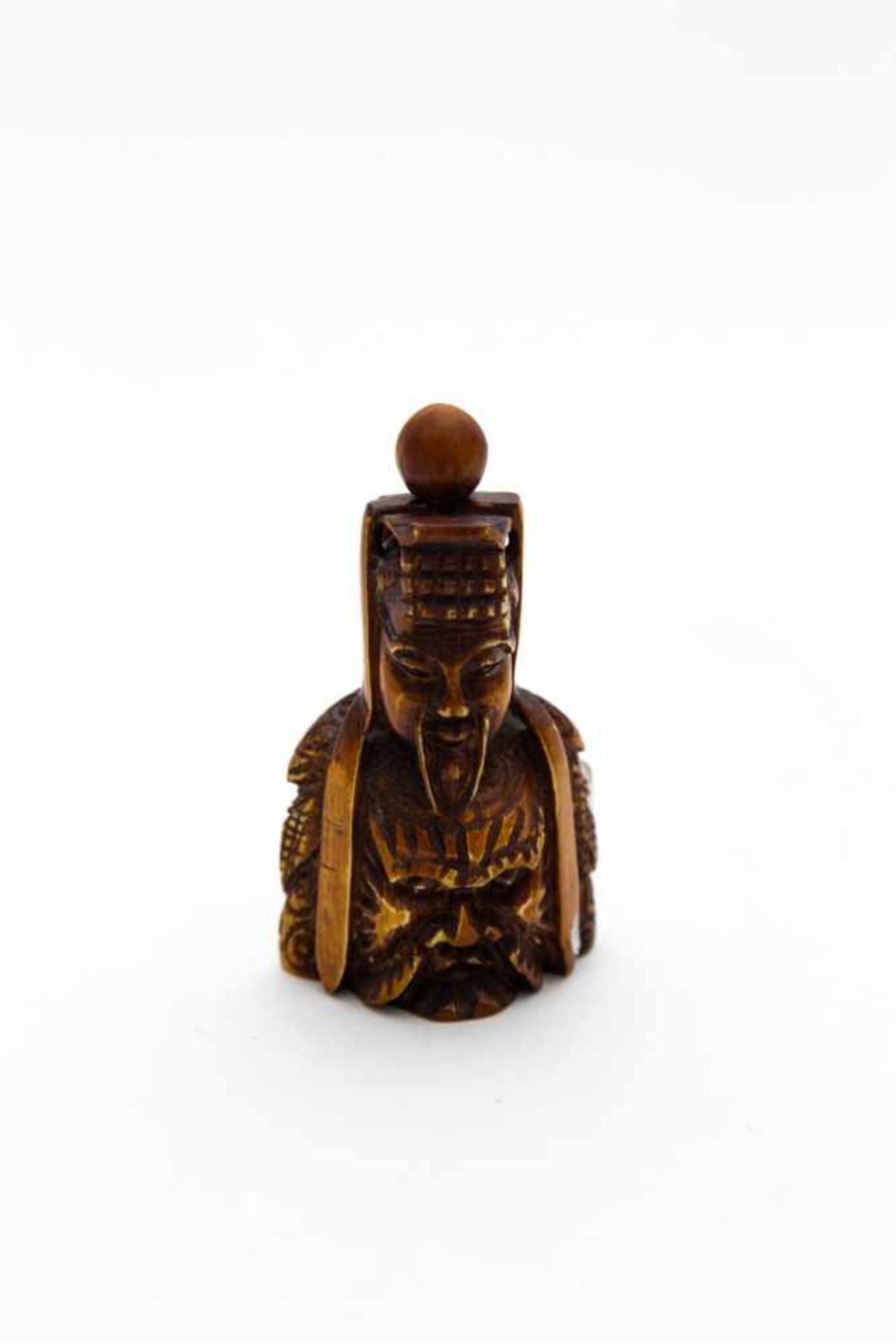 Elfenbein - Halbfigur, China um 1900,"Festlich gekleidete Chinese", 7,5 x 4,2 cm, oben mit - Bild 2 aus 2