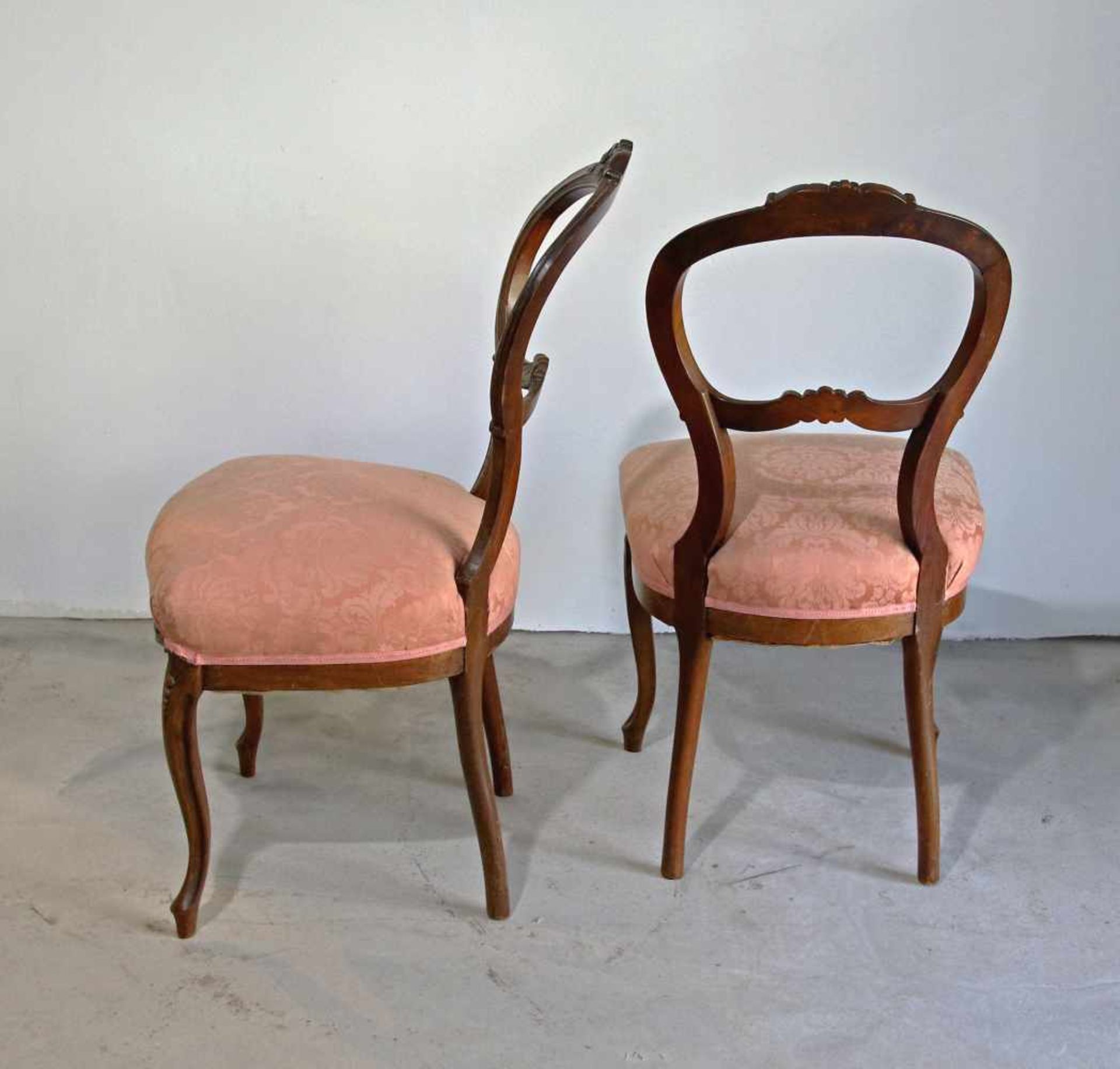 Paar Stühle Spätbiedermeierum 1840, Hartholz, beschnitzt, verziert, Sitzflächen gepolstert und - Image 2 of 2