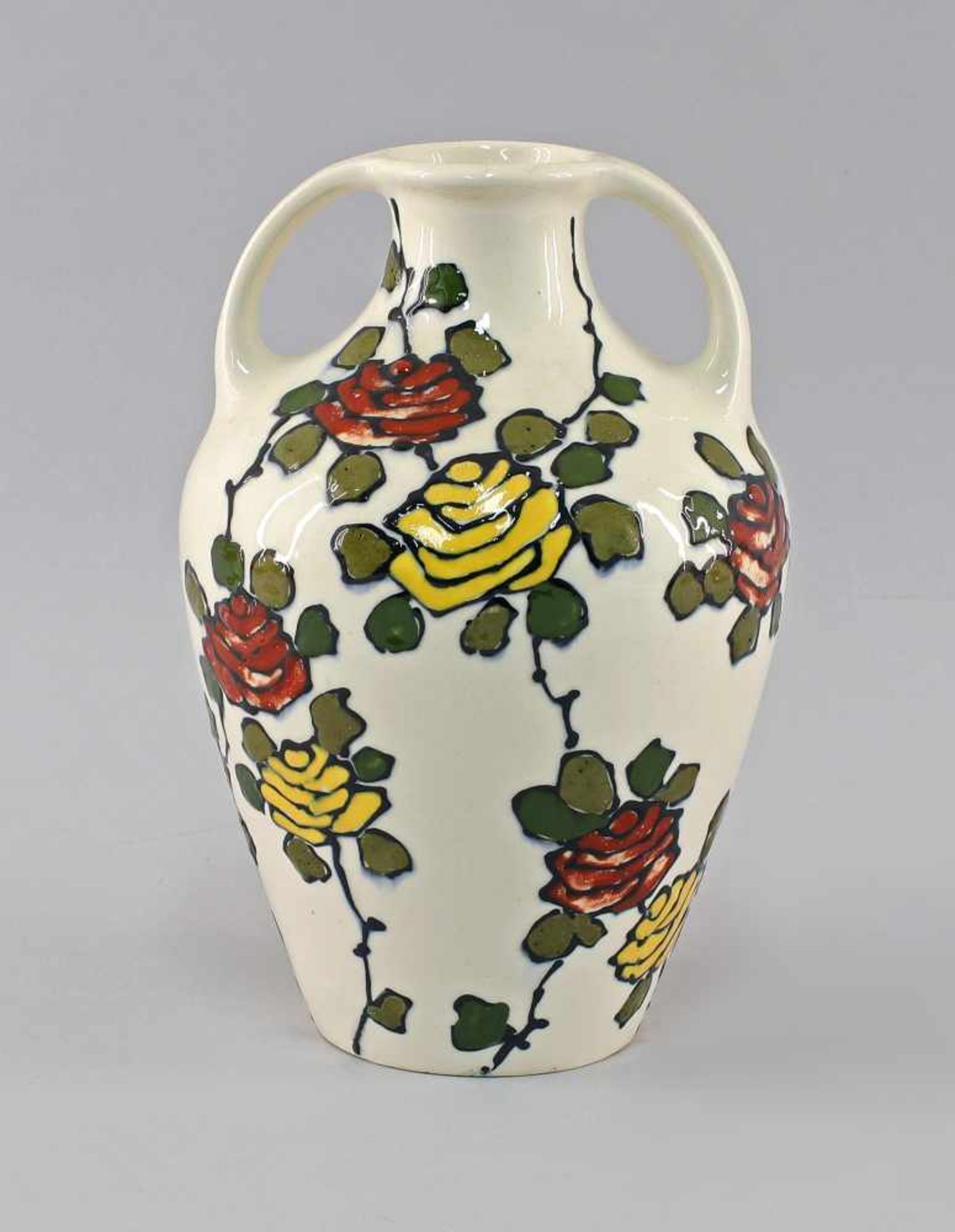 Henkel-Vase Jugendstil Schlickermalerei, Steingut, Dux, Eduard Eichler um 1905, cremefarbene Glasur,