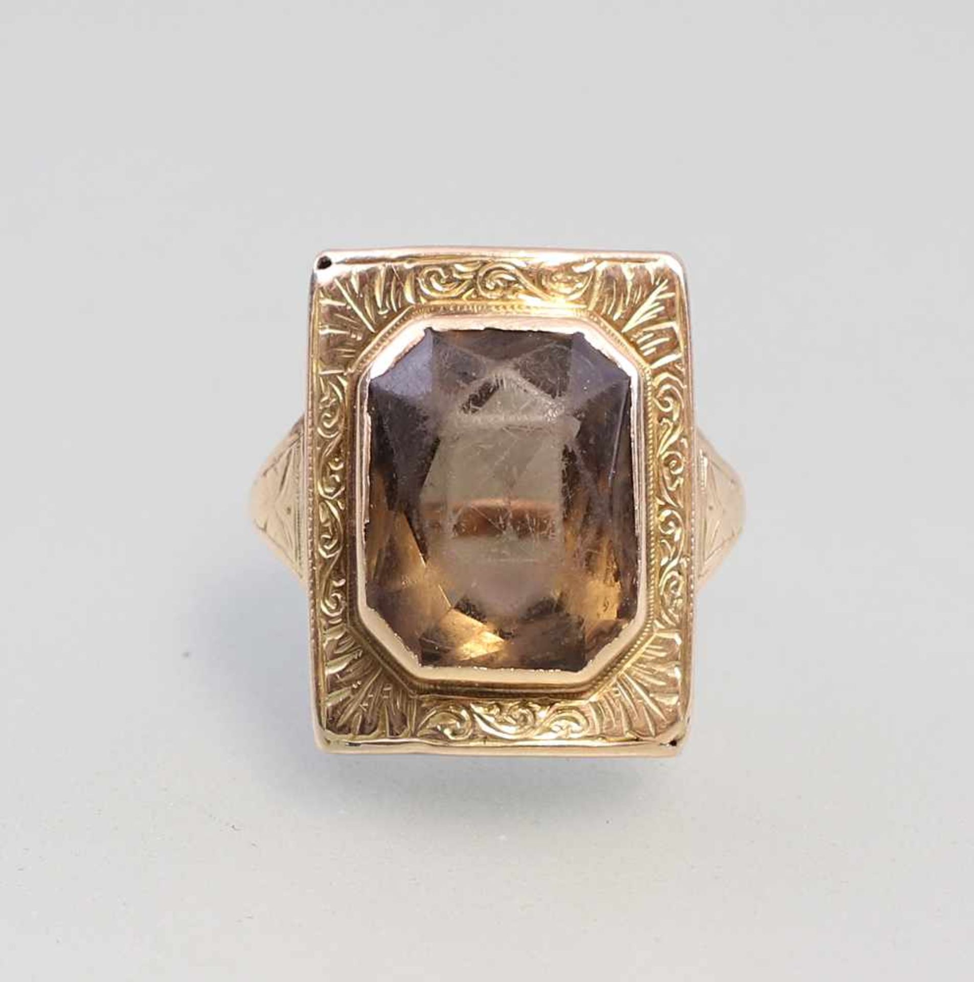 Rauchquarz-Ring. 19.Jh., 585er GG, 6,43g, Handarbeit, rechteckiger, fein ziseliert mit Ornamenten - Bild 2 aus 5