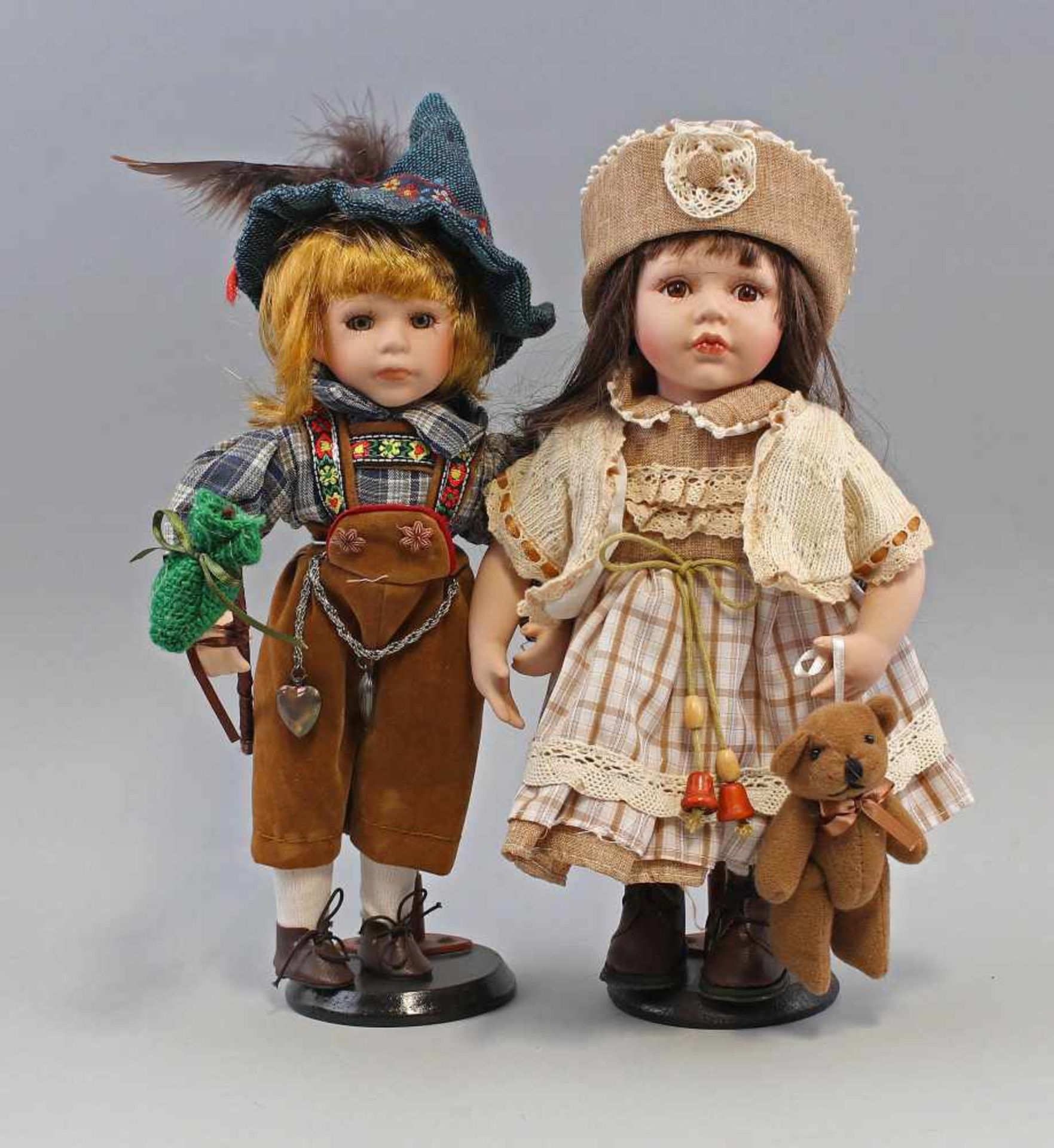 Paar Künstlerpuppen Porzellan Hexe und Mädchenunbespielt, aus Sammlungsauflösung, H 30 cm u. H 31