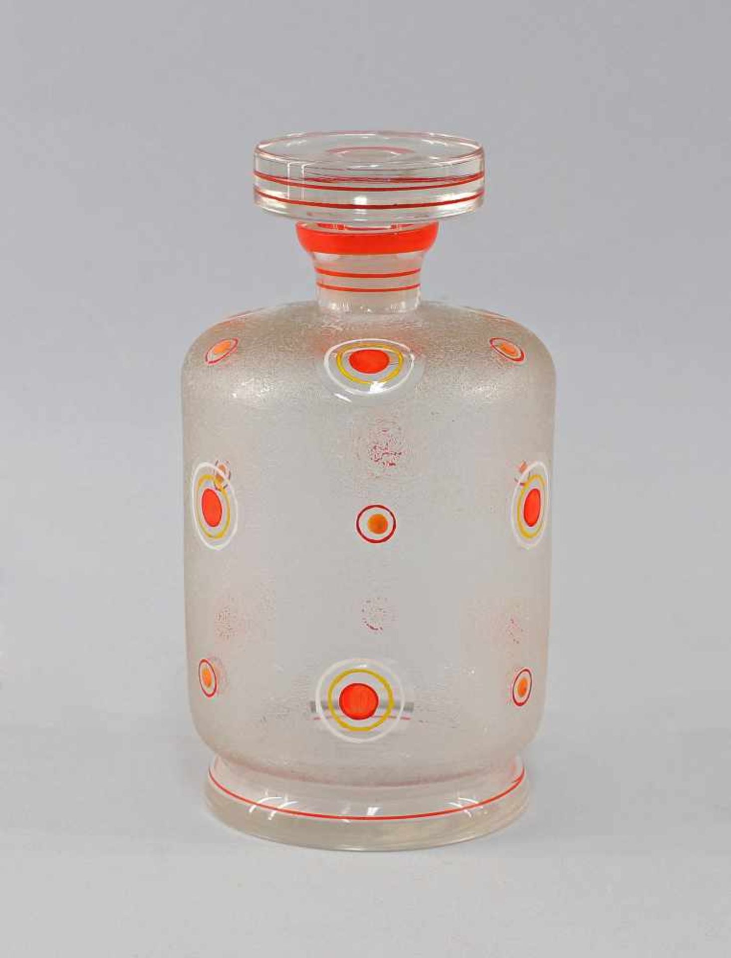 Likörkaraffe Art décodeutsch, um 1930, farbloses Glas formgeblasen, strukturiert geätzte Oberfläche,