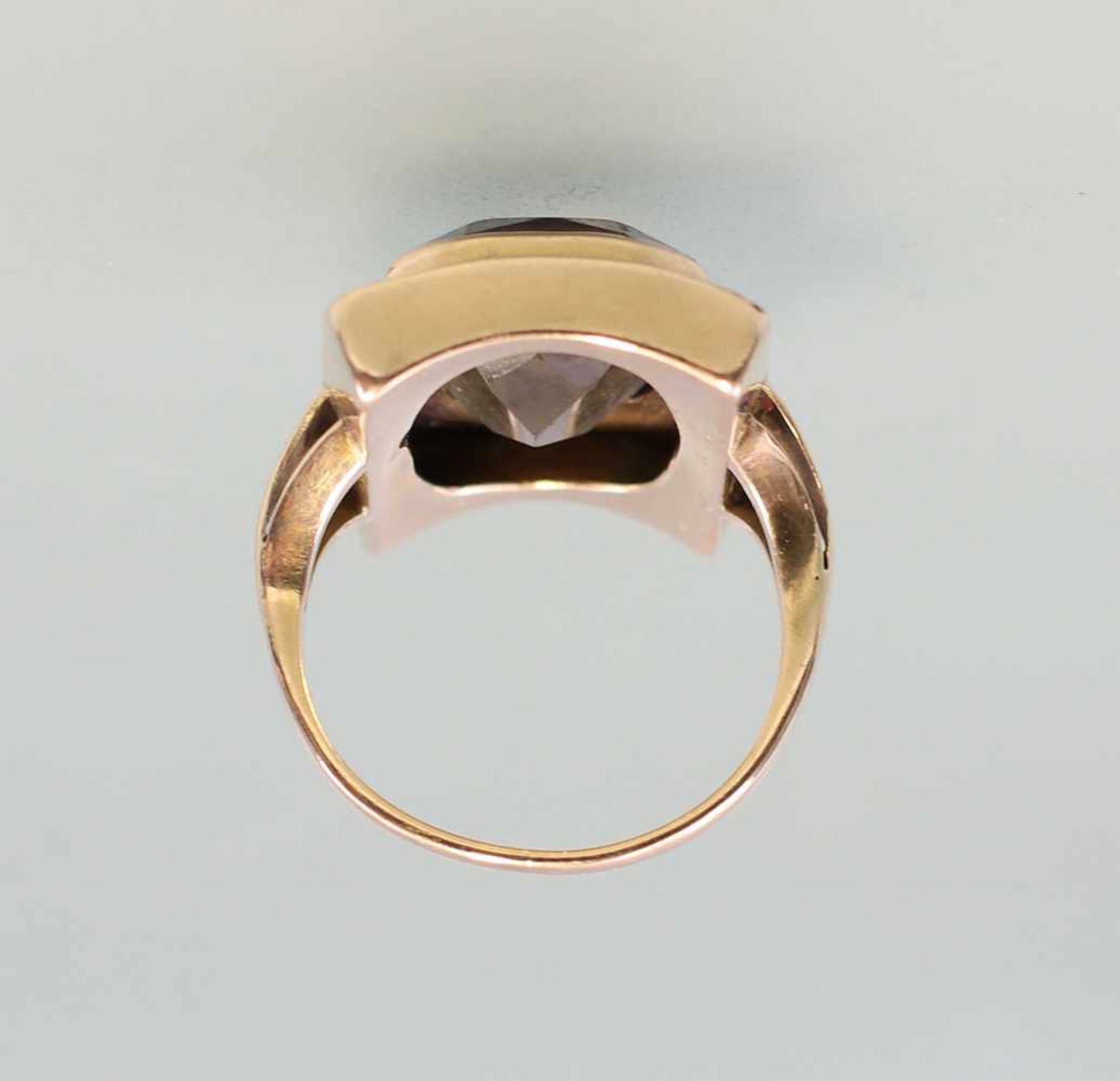 Rauchquarz-Ring. 19.Jh., 585er GG, 6,43g, Handarbeit, rechteckiger, fein ziseliert mit Ornamenten - Bild 4 aus 5