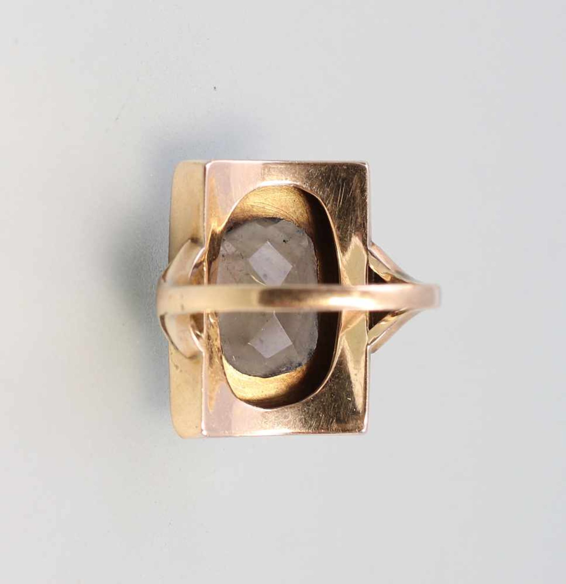 Rauchquarz-Ring. 19.Jh., 585er GG, 6,43g, Handarbeit, rechteckiger, fein ziseliert mit Ornamenten - Bild 5 aus 5