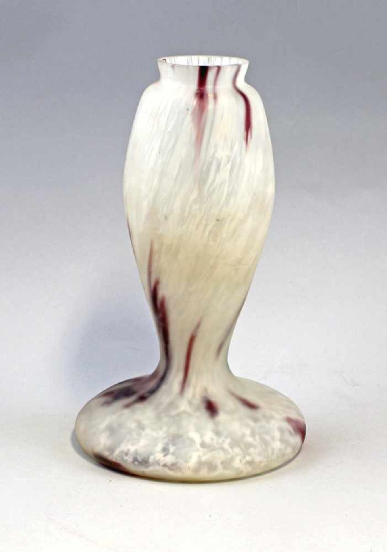 Vase Frankreich um 1925Pâte de verre-Technik, farbloses Glas mit weißen und violetten - Bild 3 aus 4