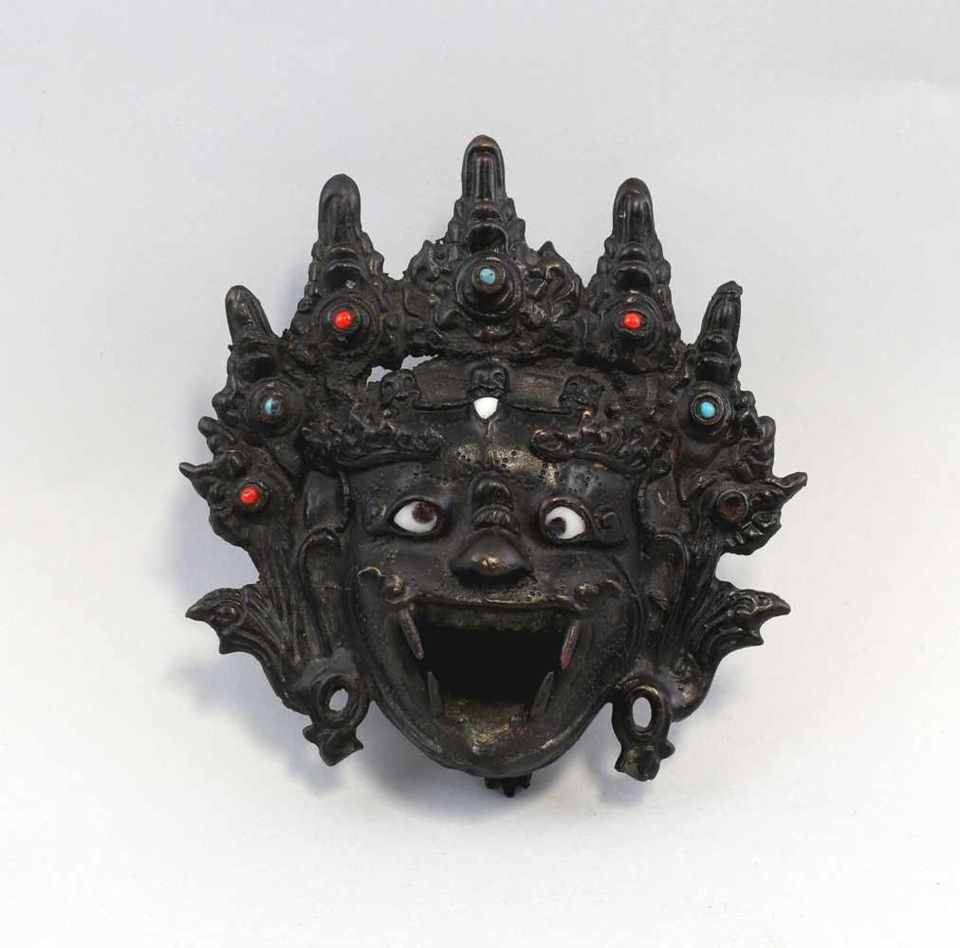 Räuchergefäß Dämonenkopfwohl Tibet/China, alt, Bronze mit dunkler Patina, auf 3 Beinen, Gefäß in