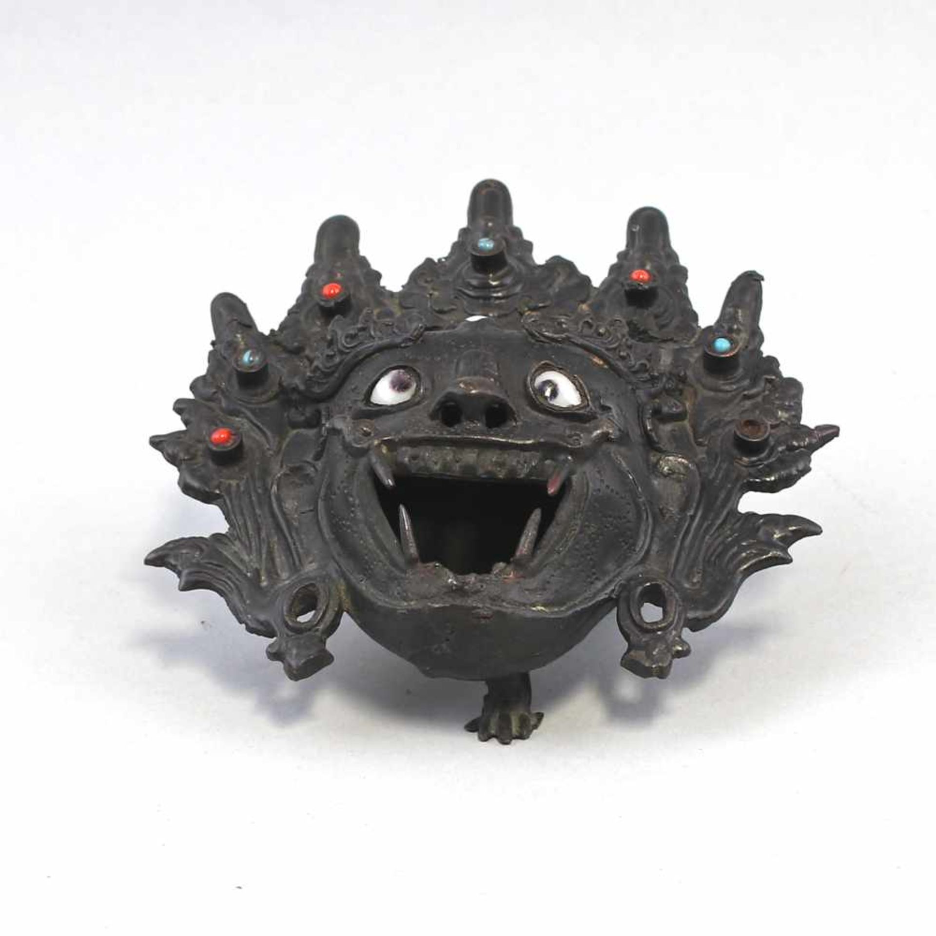 Räuchergefäß Dämonenkopfwohl Tibet/China, alt, Bronze mit dunkler Patina, auf 3 Beinen, Gefäß in - Bild 4 aus 5