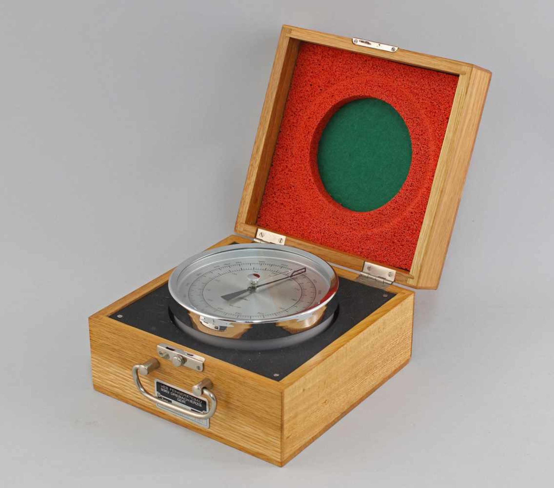 Präzisions-Aneroid-Barometer DrebachDDR ca. 1977, Holzkiste mit Plakette "VEB Feingerätebau, 9362