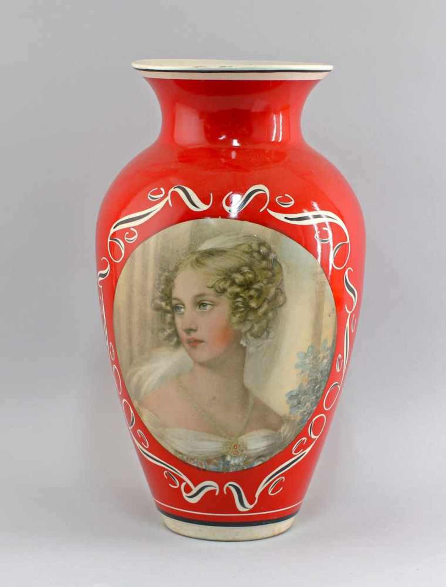 Große Portrait-Vase Natalia Potockaundeutlich gemarkt, wohl Polen, um 1900/20, gebauchte Vase mit