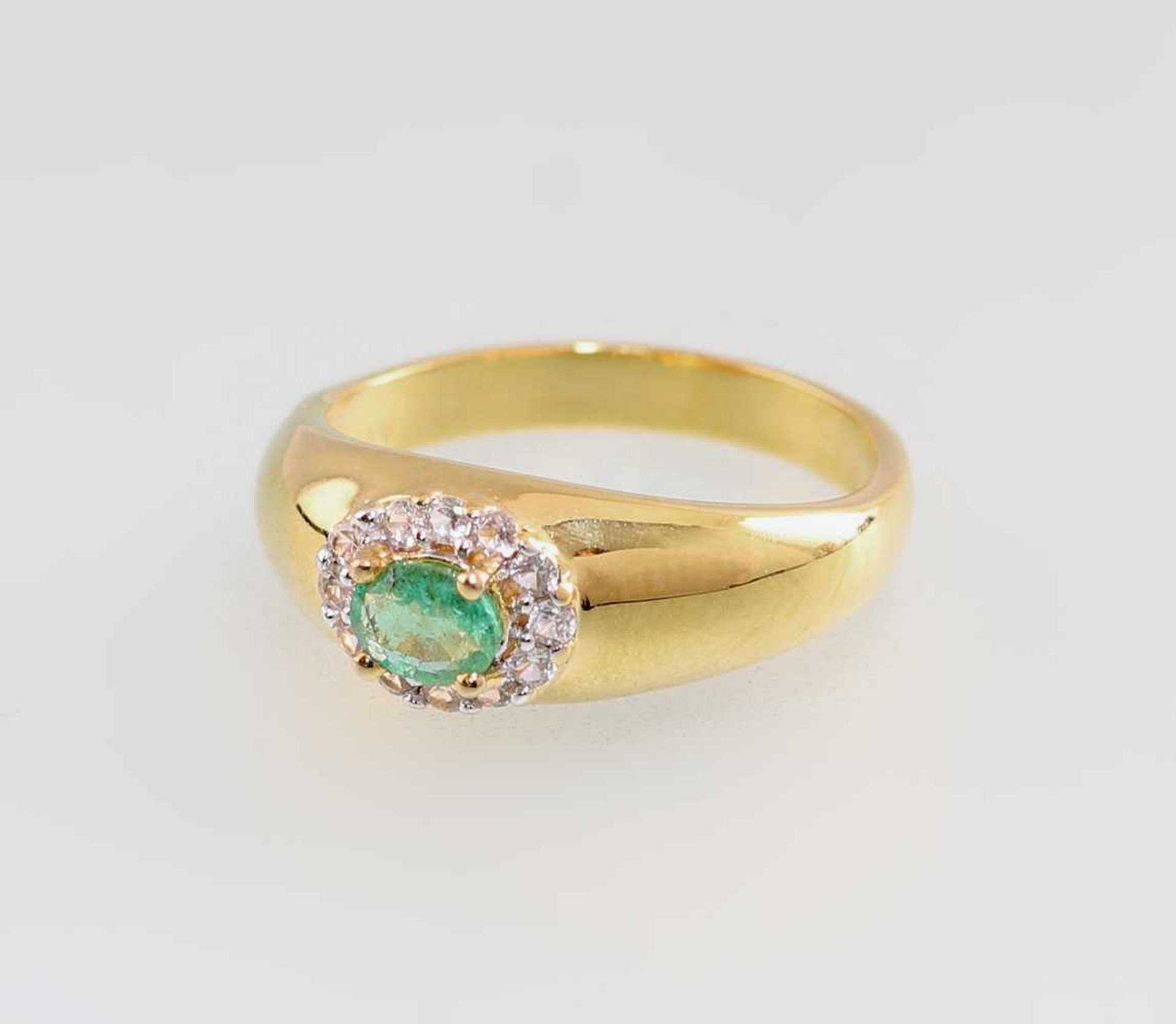 Smaragd-Topas-Ring925er Silber, vergoldet, 3,59g, an konischer Ringschine krappengefasster, oval-