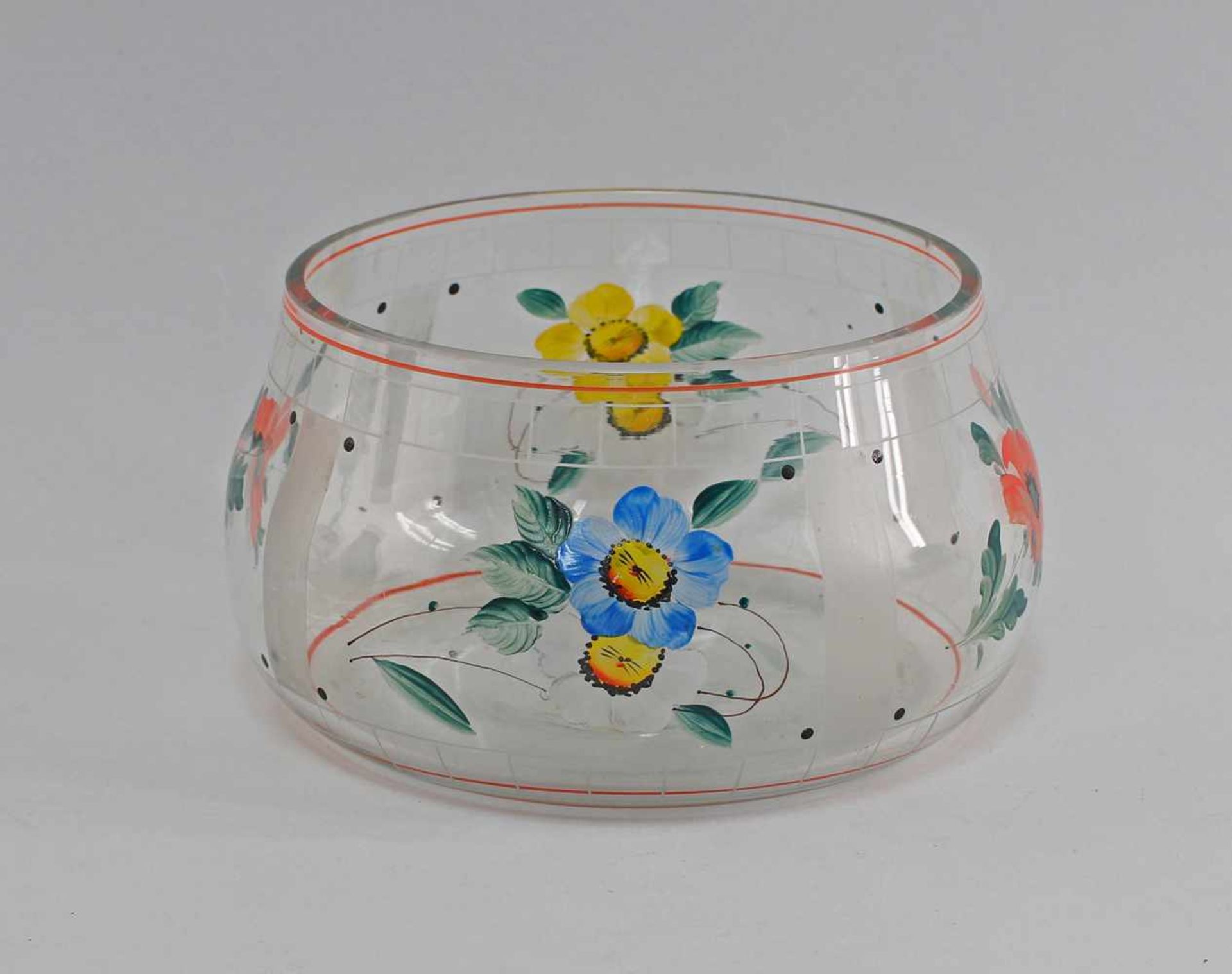 Bamalte Schale 40/60er Jahre, farbloses Glas formgeblasen, farbig bemalt mit Blumendekor, am