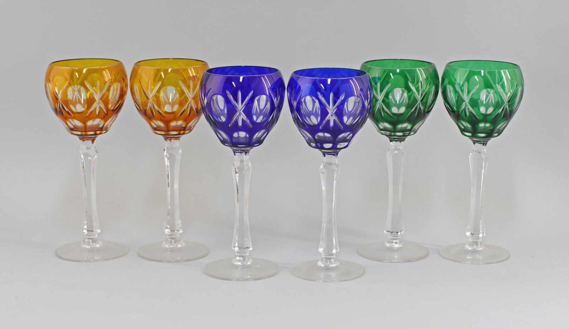 6 Überfang-RömerKristallglas verschieden farbig überfangen, beschliffen in Kerb- und Schälschliff,