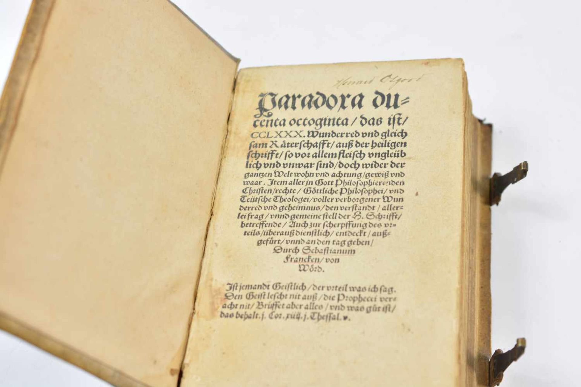 Paradoxa Ducenta OctogintaSebastian Franck (1499-1542), 17. Jh., geprägter Pergamenteinband, - Bild 3 aus 6