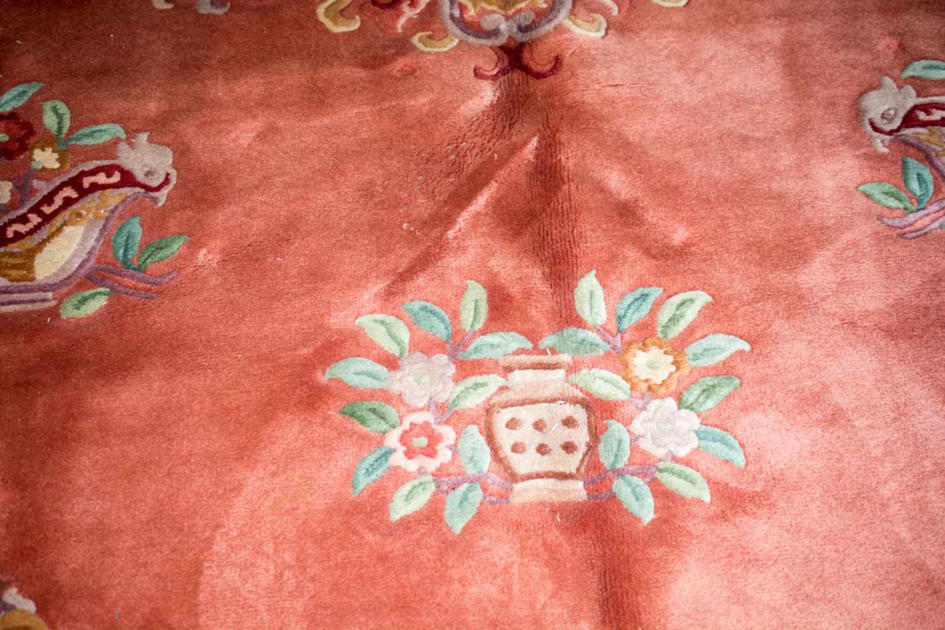 Asiatischer TeppichChina, Wolle auf Baumwolle, 344 cm x 249 cm, GebrauchsspurenDieses Los wird in - Image 4 of 5
