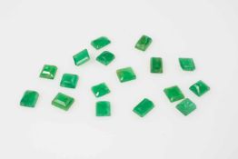 Konvolut Smaragde17 Smaragde, gesamt ca. 20,33 ct, p3, medium light greenish grey, hell bis