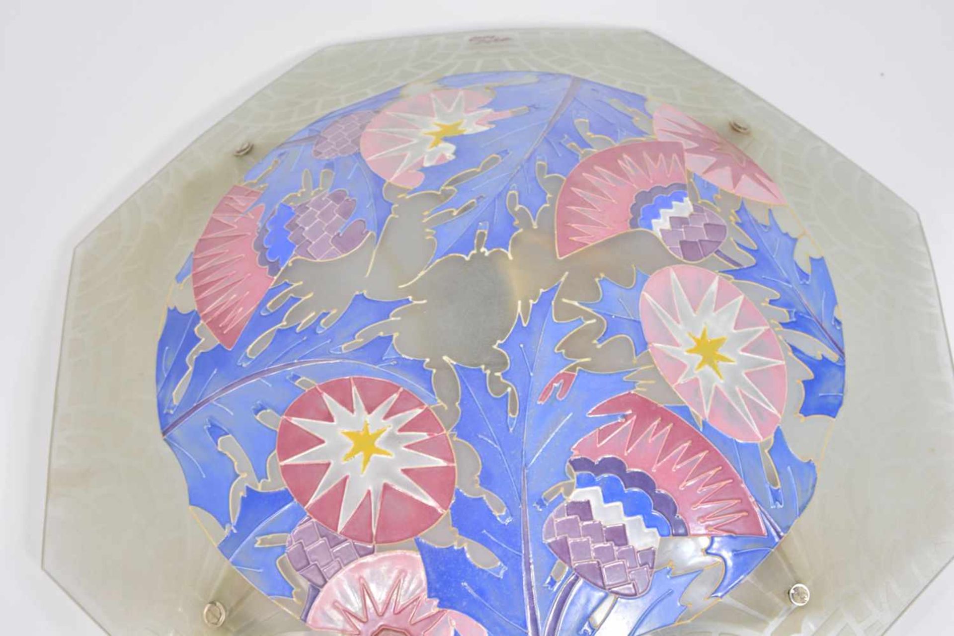 Deckenlampe'Loys Lucha', Frankreich, Art déco, emailliertes Glas, floraler Dekor, 4 Fassungen mit - Image 3 of 3