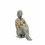 Künstler (20. Jh.)Sitzender Frauenakt, Bronze, Höhe 19 cm, vorne in der Plinthe signiert