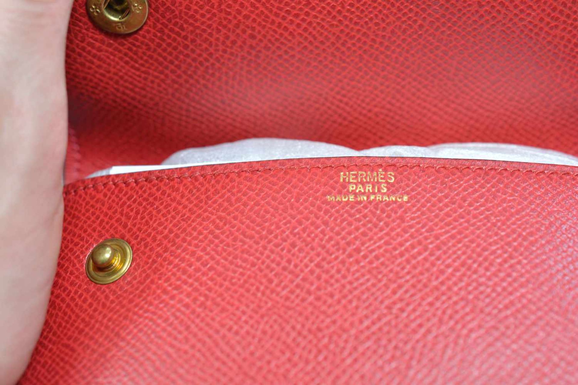 Hermès GürteltascheParis, rotes Epsom-Leder, vorne goldfarbene Prägung 'Hermès Paris Made in France' - Image 3 of 3