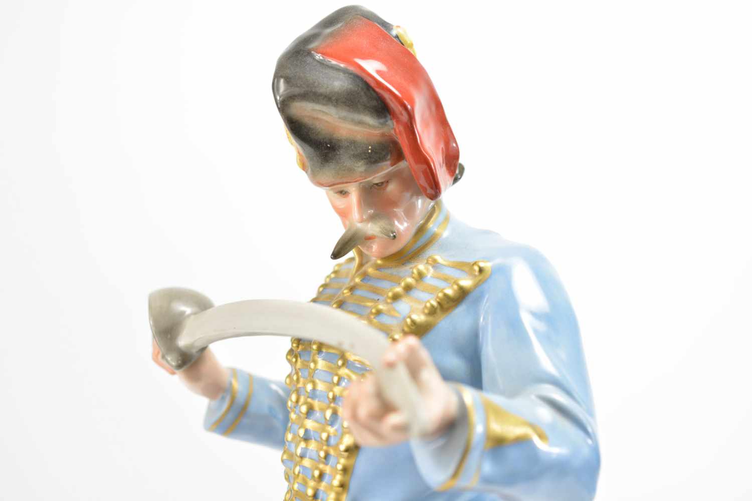 HusarHerend, Ungarn, 20. Jh., Porzellan, weiß, farbig und gold staffiert, Höhe 40 cm, unterseitig - Image 3 of 3