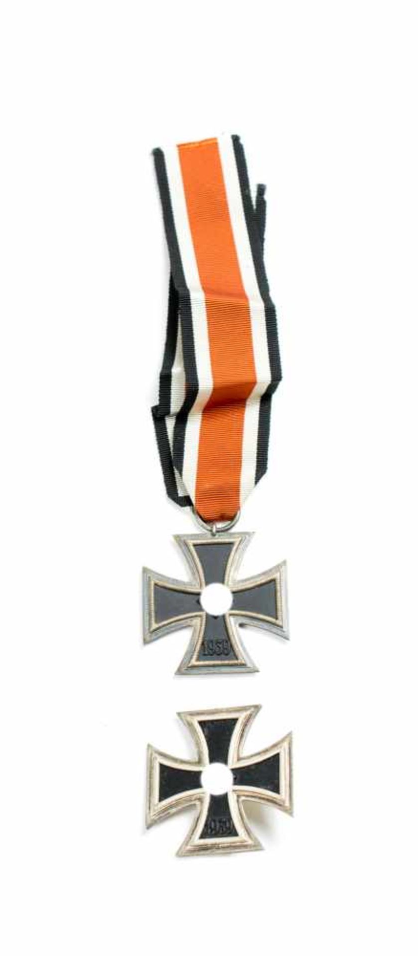 Konvolut Eiserne Kreuze2 tlg., bestehend aus Eisernem Kreuz 1939 1. Klasse, Buntmetall versilbert,