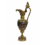 Vase in KrugformHistorismus, 20. Jh., Messing und Bronze, Öffnung mit Boden, figürlicher Dekor, Höhe